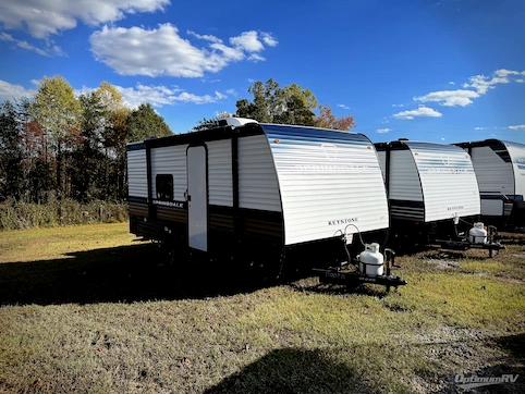 New 2026 Keystone Springdale Mini 1700FQ Featured Photo