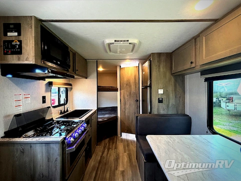 2026 Sunset Park Sun Lite LTD 21DB RV Photo 2