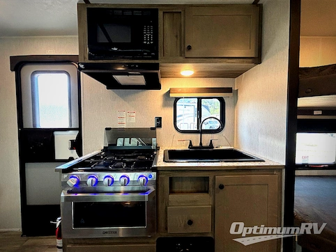 2026 Sunset Park Sun Lite LTD 21DB RV Photo 3