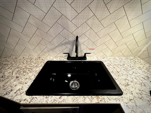 2026 Sunset Park Sun Lite 21TH RV Photo 3