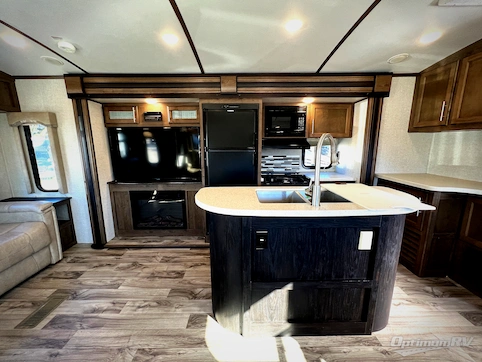 2018 Keystone Cougar Half-Ton Series 32RLI RV Photo 3