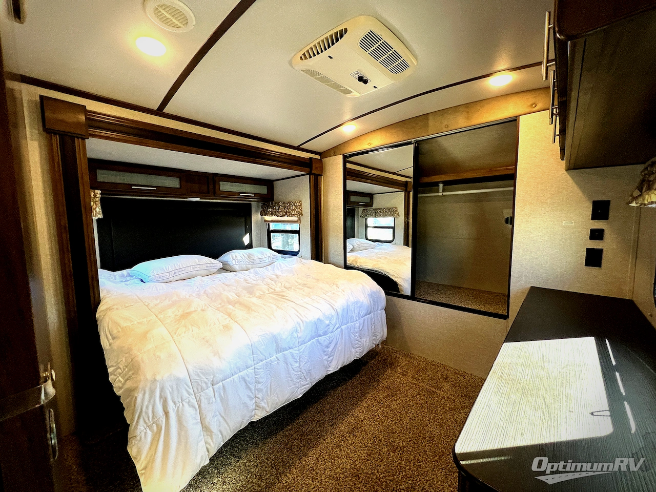 2018 Keystone Cougar Half-Ton Series 32RLI Photo 16