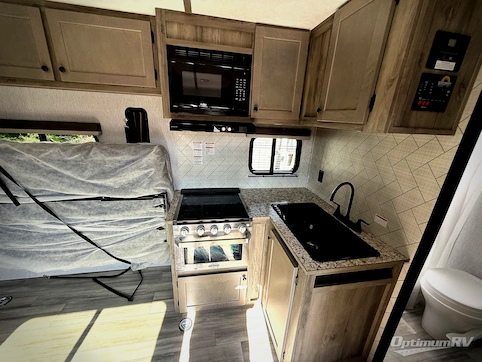 2026 Sunset Park Sun Lite 27WQB RV Photo 3