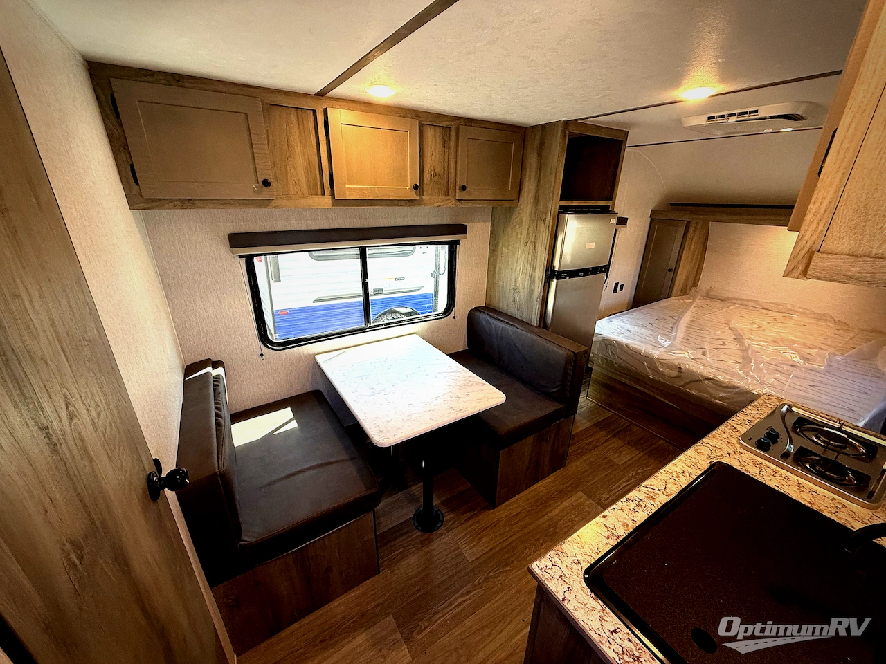 2026 Sunset Park Sun Lite LTD 19RB Photo 5