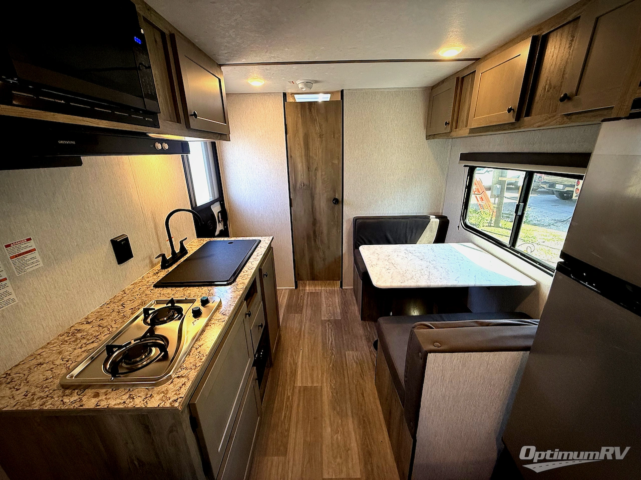 2026 Sunset Park Sun Lite LTD 19RB Photo 4