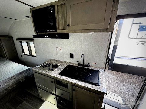 2026 Sunset Park Sun Lite LTD 19RB RV Photo 3