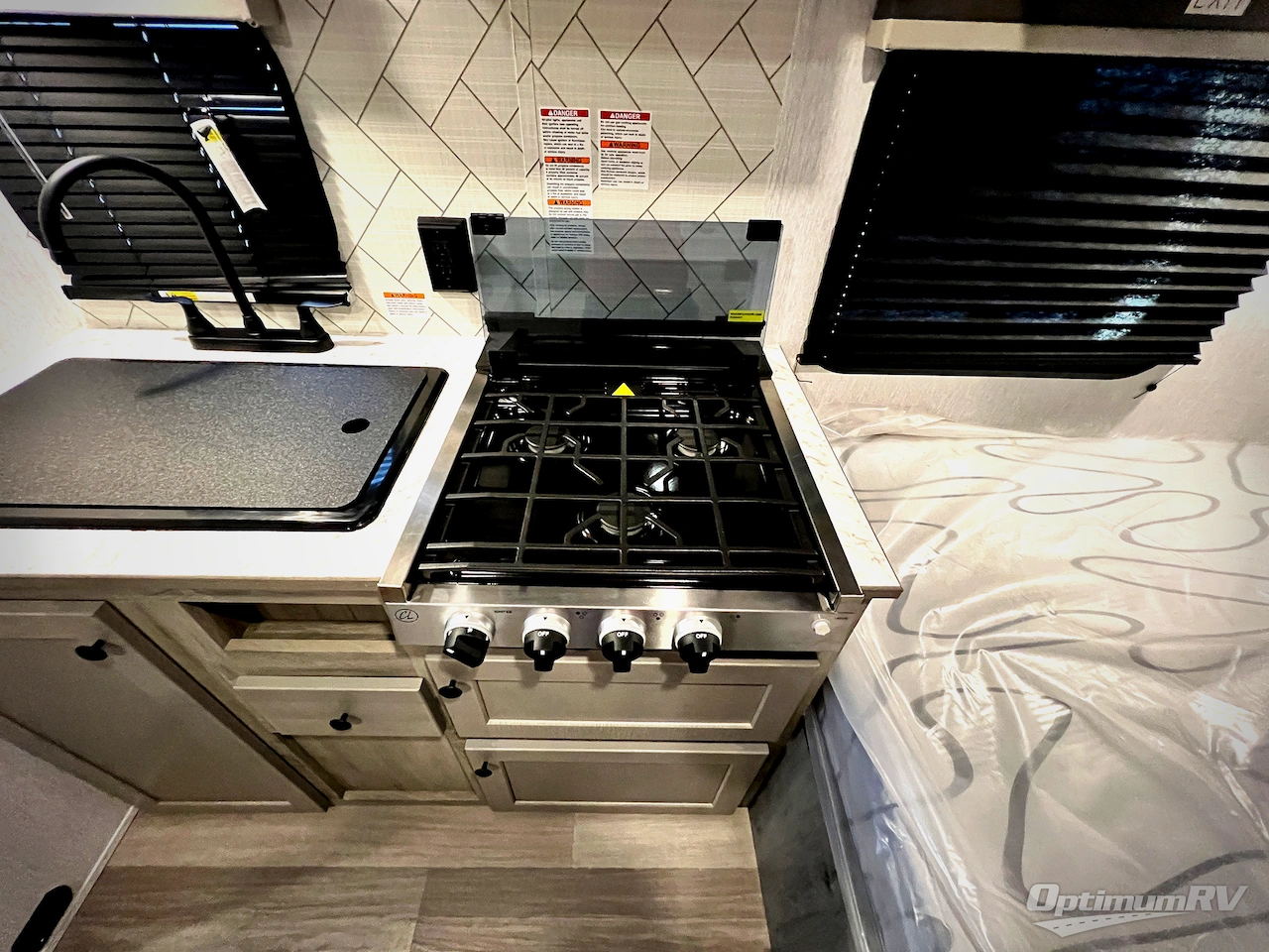 2026 Sunset Park Sun Lite 16BH Photo 8