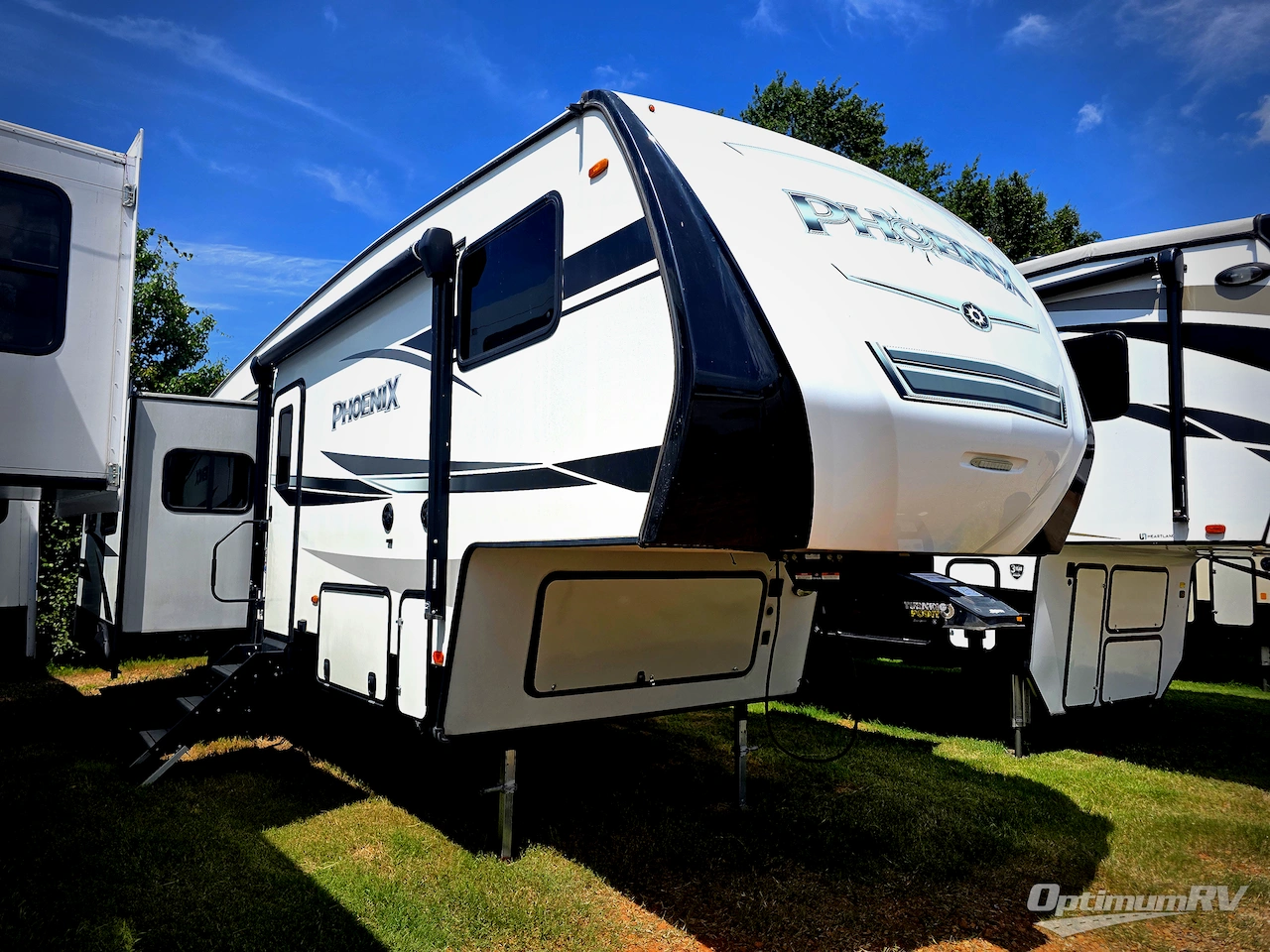 2020 Shasta Phoenix Lite 30RLS Photo 1