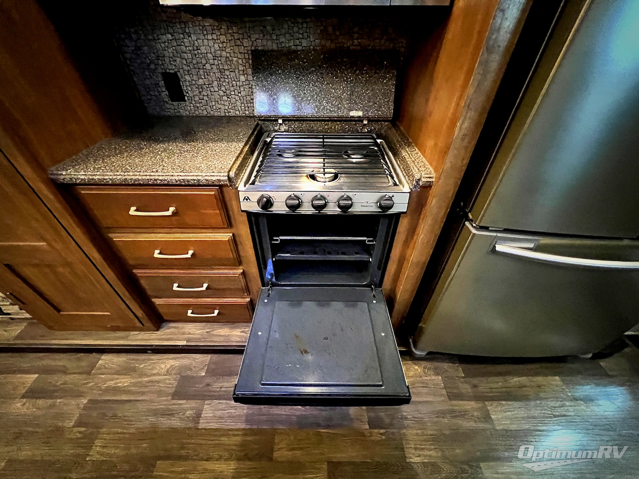 2017 Keystone Montana 3721RL Photo 8