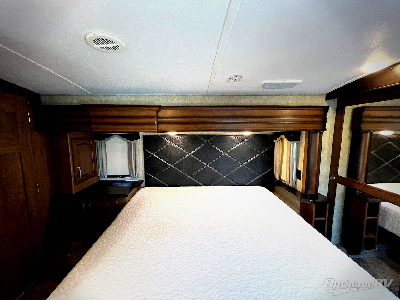 2017 Keystone Montana 3721RL Photo 21