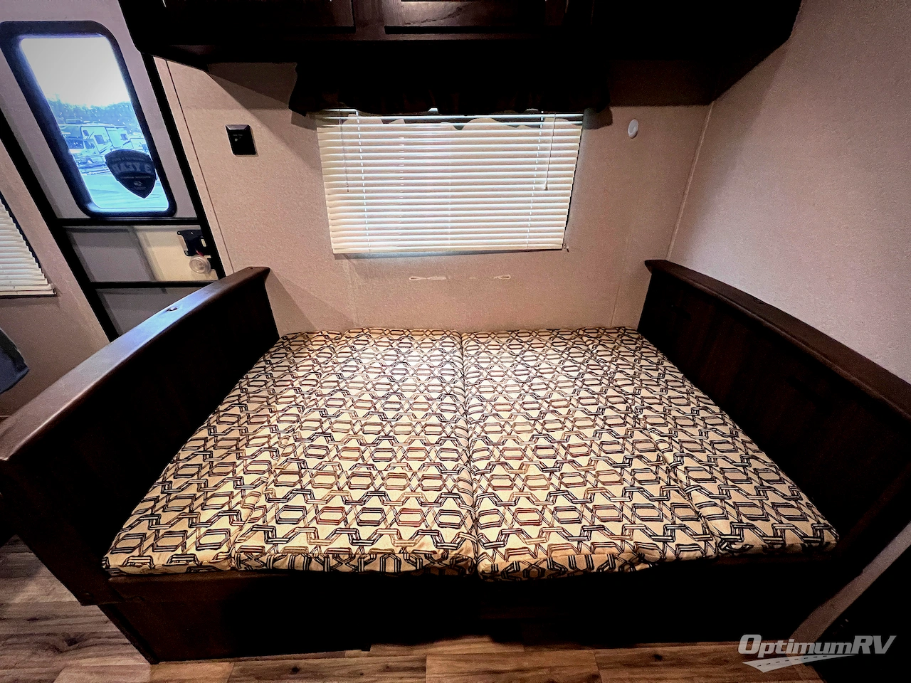 2019 Keystone Springdale Mini 1700FQ Photo 13