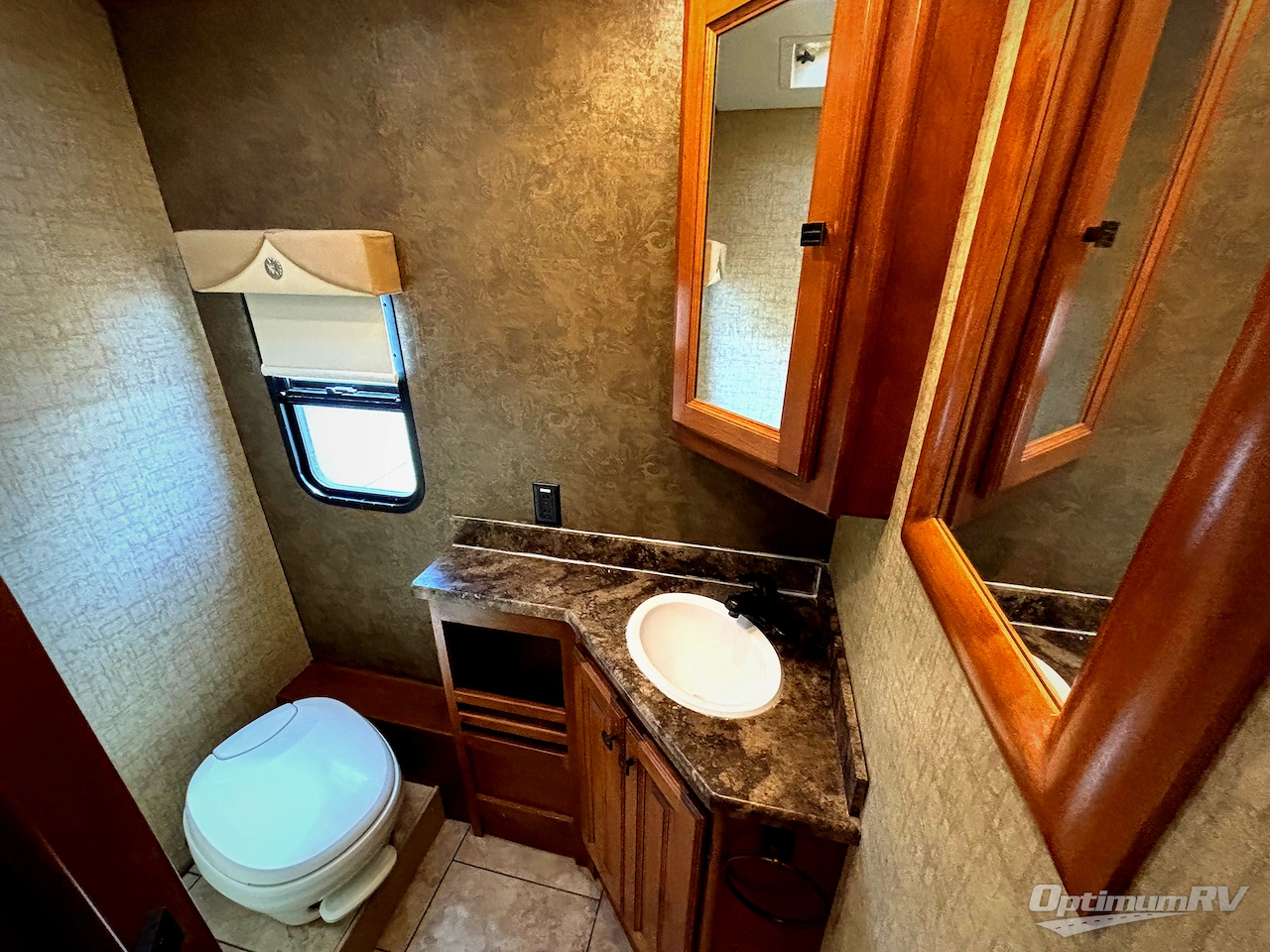 2013 Tiffin Allegro 36 LA Photo 13