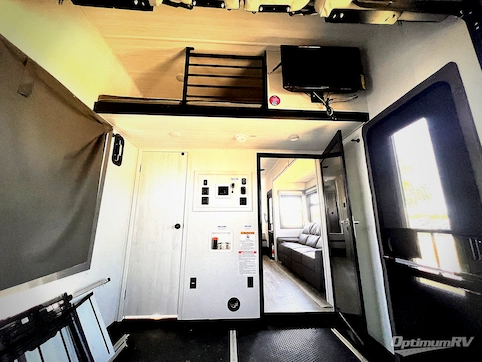 2025 East To West Takoda 350TH RV Photo 3