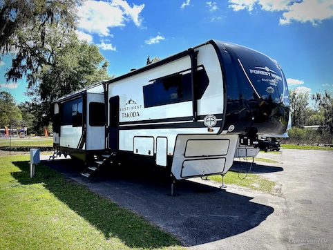 New 2025 East To West Takoda 399TH Featured Photo