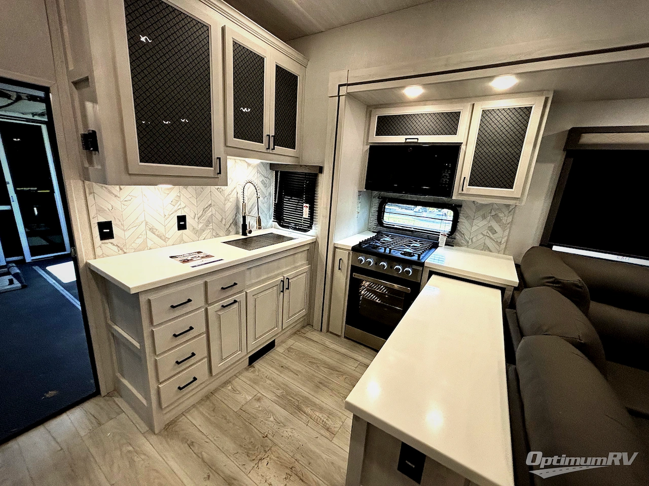 2025 East To West Takoda 399TH Photo 6