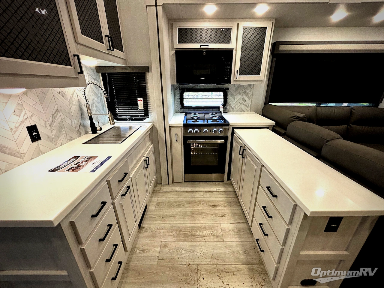 2025 East To West Takoda 399TH Photo 20