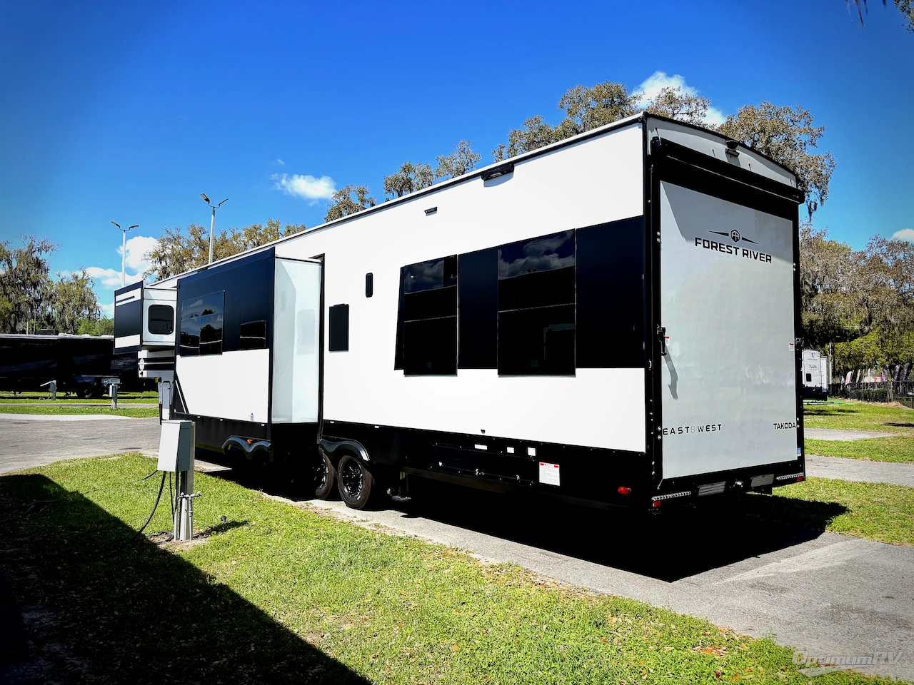 2025 East To West Takoda 399TH Photo 3