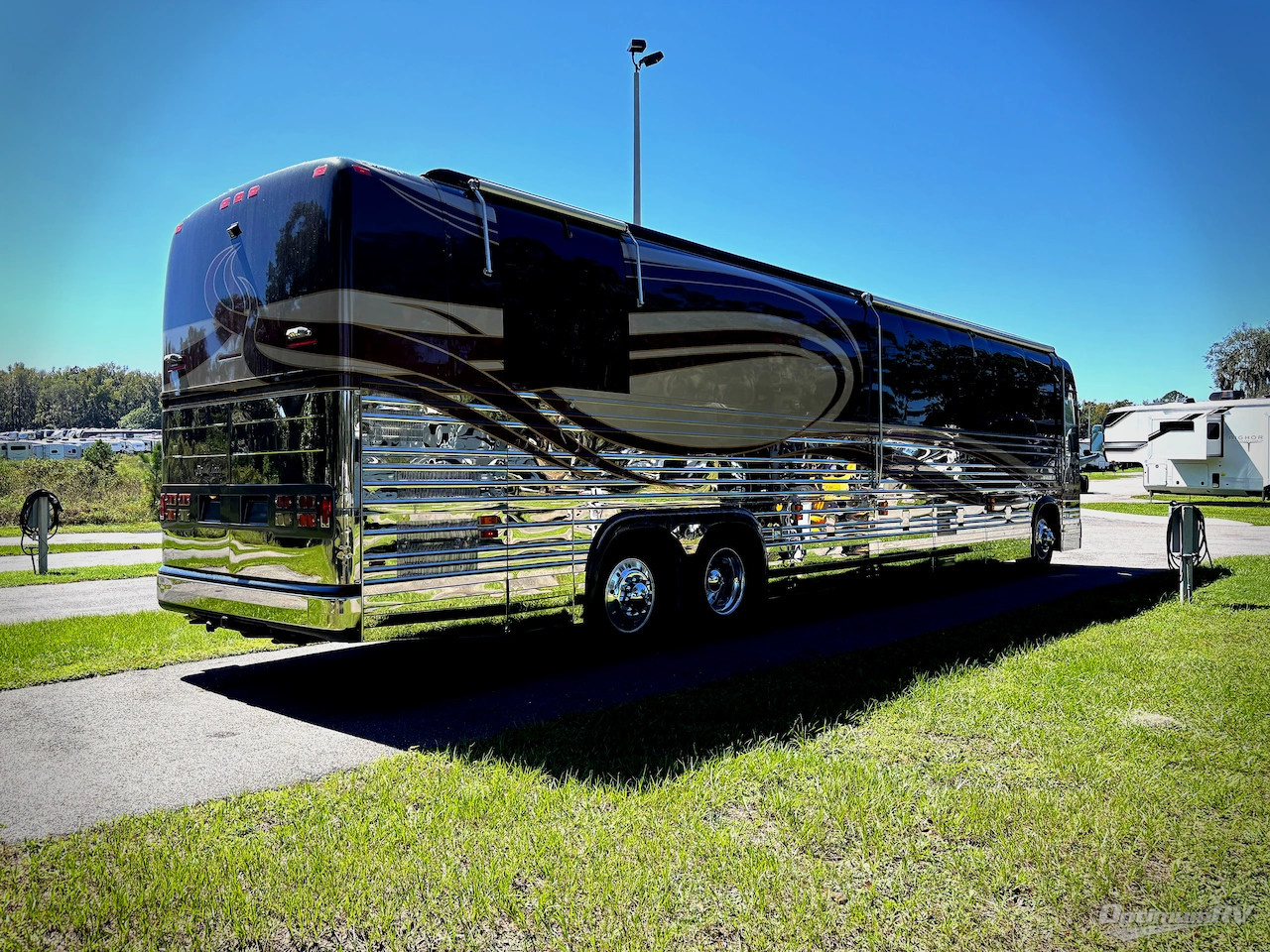 2001 Country Coach Prevost ROYAL Photo 2