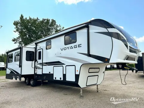 Used 2021 Winnebago Towables Voyage 3134RL Featured Photo