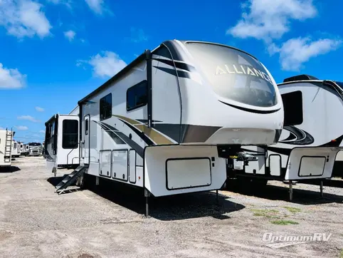 Used 2021 Alliance Paradigm 390MP Featured Photo