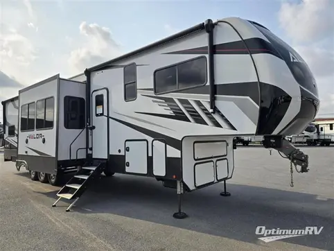 Used 2022 Alliance Valor 41V15 Featured Photo