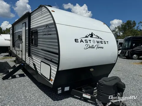 Used 2022 East To West Della Terra 271BH Featured Photo