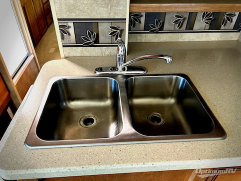 2014 Winnebago Vista 30T RV Photo 2