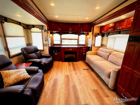 2009 Carriage Cameo 37RES RV Photo 2