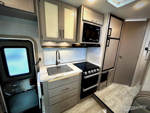 2024 Thor Chateau 22B RV Photo 2