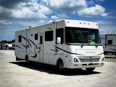 Used 2004 Damon Daybreak 3270 Featured Photo