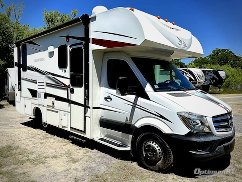 Used 2017 Jayco Melbourne 24M Featured Photo