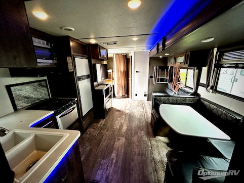 2018 CrossRoads Volante 31BH RV Photo 2