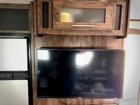 2018 CrossRoads Volante 31BH RV Photo 3