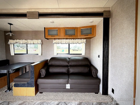 2025 HL Enterprise Hy-Line 38 Premier RV Photo 2