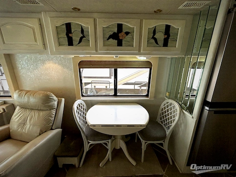 1999 Country Coach Affinity 40 RV Photo 4