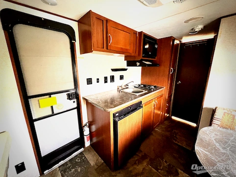 2017 Jayco Jay Flight 17RB RV Photo 4