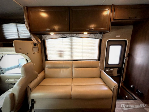 2022 Thor Chateau 28A RV Photo 3