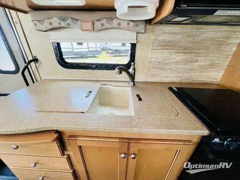 2015 Thor Windsport 34E RV Photo 3