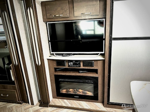 2020 Dutchmen Astoria 3393BH RV Photo 2
