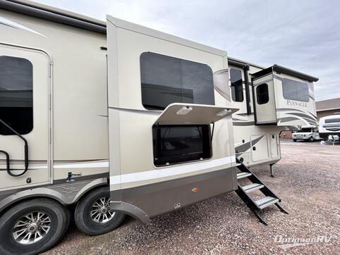 2019 Jayco Pinnacle 38FLWS RV Photo 4