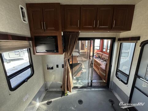 2013 Keystone Fuzion 375 RV Photo 3