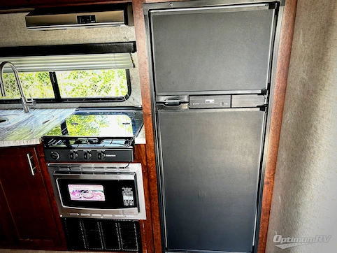 2018 Forest River Vengeance Rogue 25V RV Photo 3