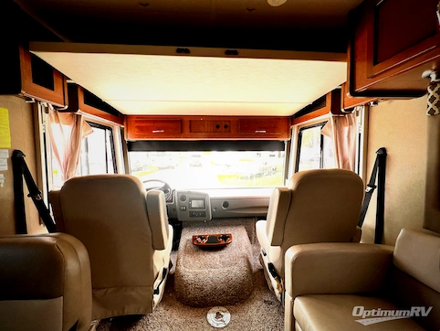 2017 Fleetwood Flair 30U RV Photo 2