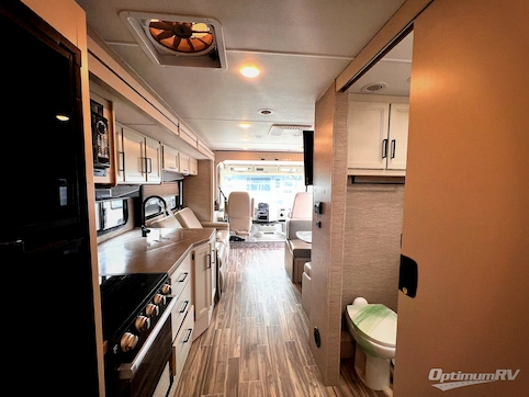 2022 Thor ACE 29.5 RV Photo 2
