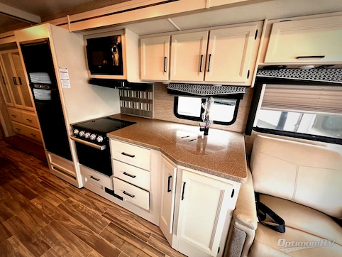 2022 Thor ACE 29.5 RV Photo 3
