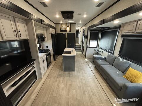 2023 KZ Durango Gold G382MBQ RV Photo 2