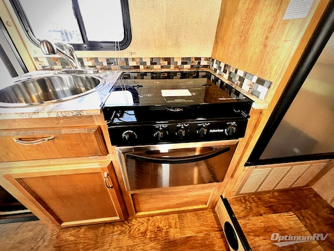 2017 Gulf Stream Conquest Class C 6237 RV Photo 3
