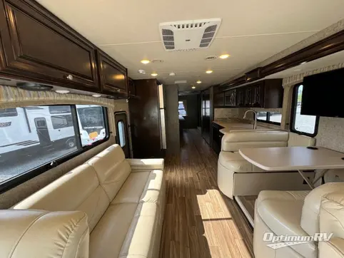 2017 Thor Miramar 34.3 RV Photo 2