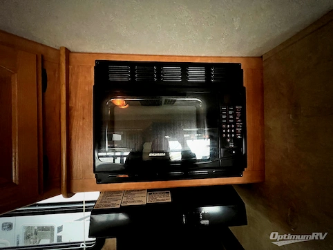 2009 Keystone Sprinter 264BHS RV Photo 2