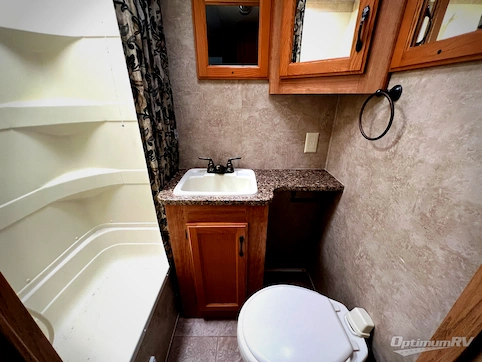 2009 Keystone Sprinter 264BHS RV Photo 3